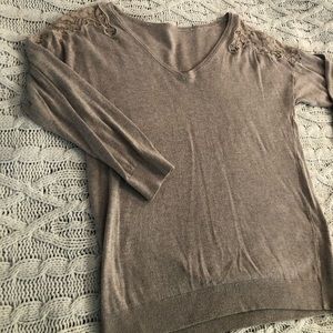 Long sleeve shirt / light sweater